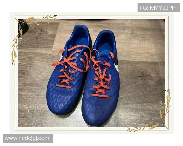 卡卡同款足球鞋揭秘：追寻传奇足迹，感受极致速度与灵动体验