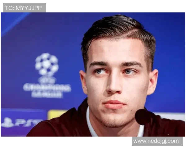 足球场上的颜值担当 现役十大帅哥球星大揭秘