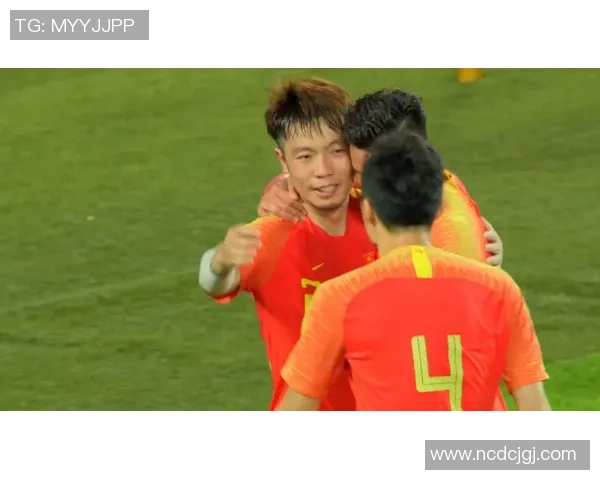 足球巨星收到中国球迷赠送的独特礼物展现深厚情谊和文化交流